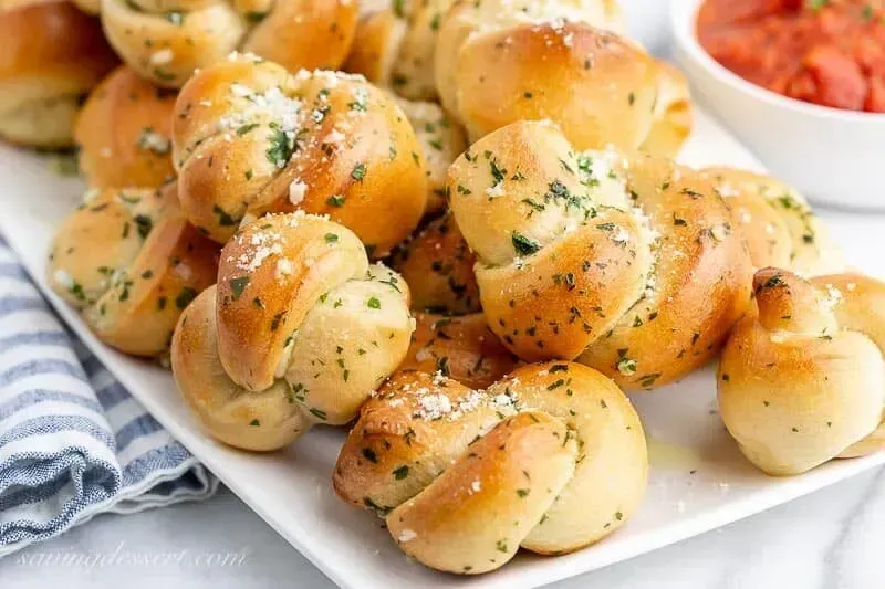 Quick Yeasted Garlic Knots