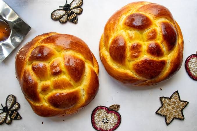 Round Honey-Apple Challah